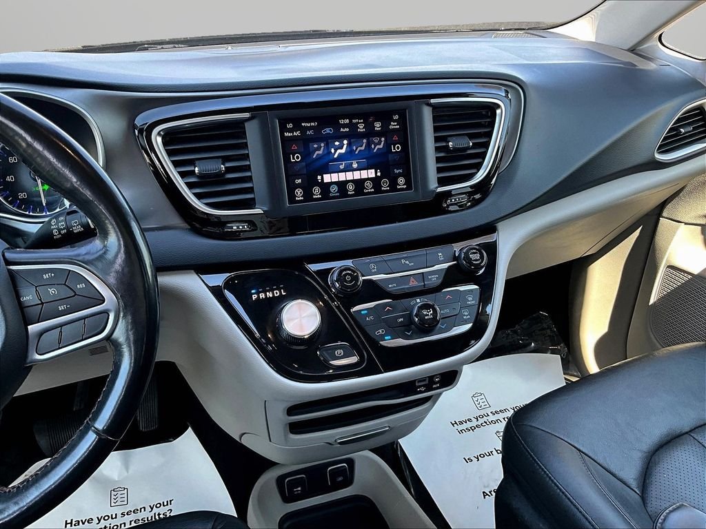 Used 2020 Black Chrysler Touring L image 11