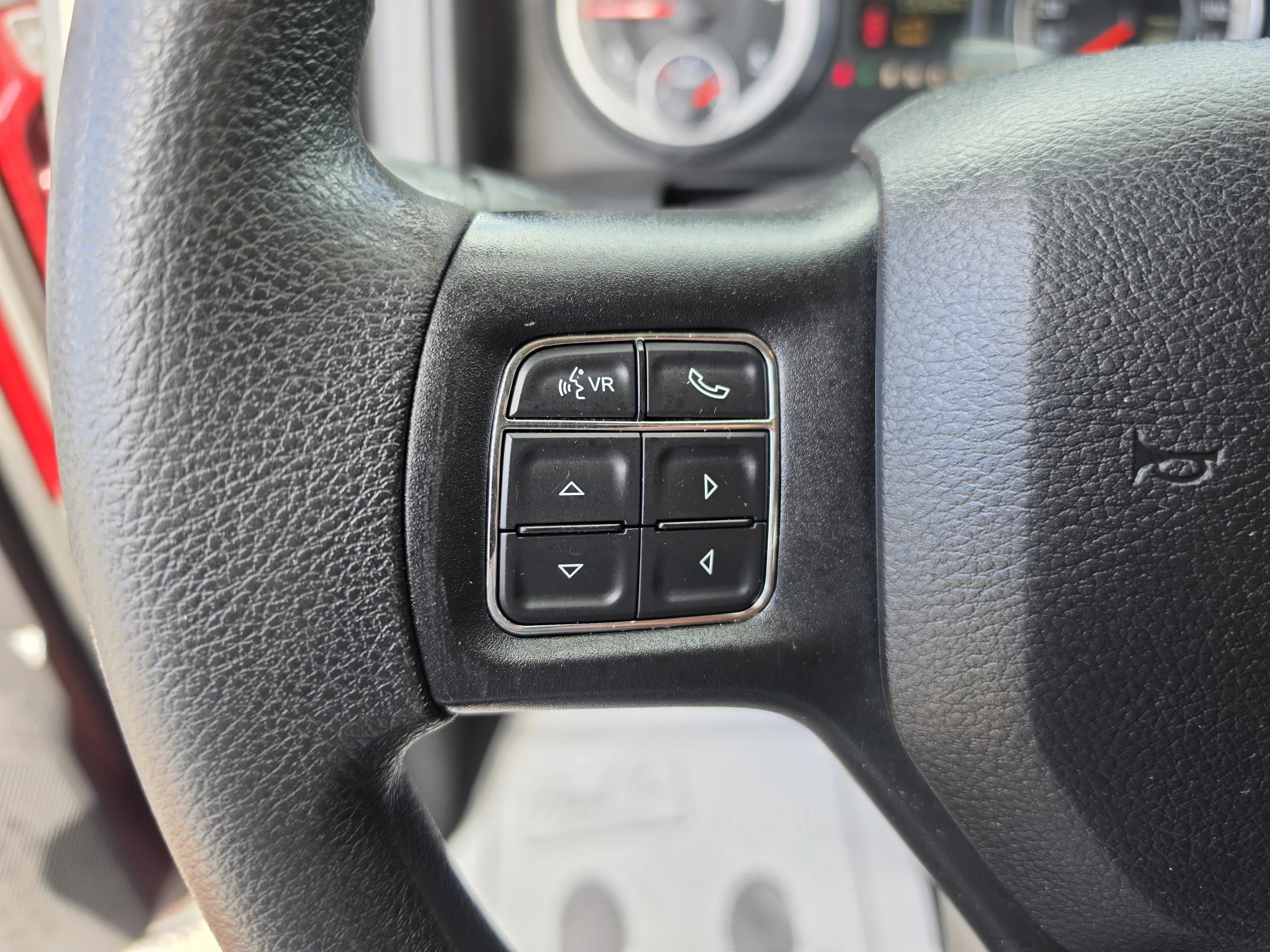 Used 2016 Delmonico Red Pearlcoat Ram Tradesman image 32