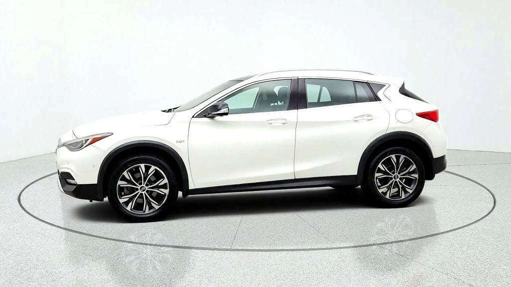 Used 2018 Majestic White INFINITI 2018.5 ESSENTIAL AWD image 8
