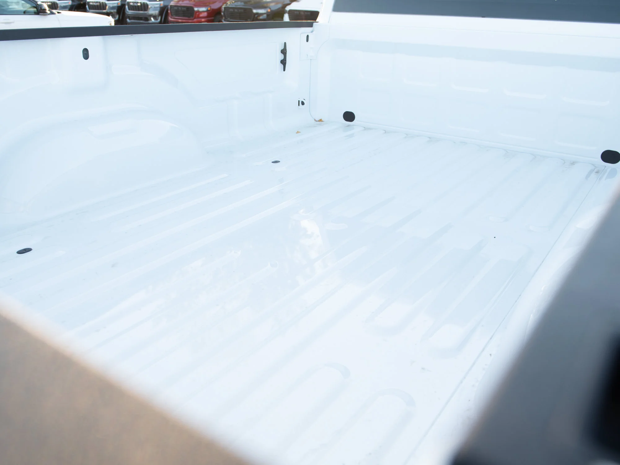 New 2027 White RAM Big Horn* Crew Cab 4x4, 8