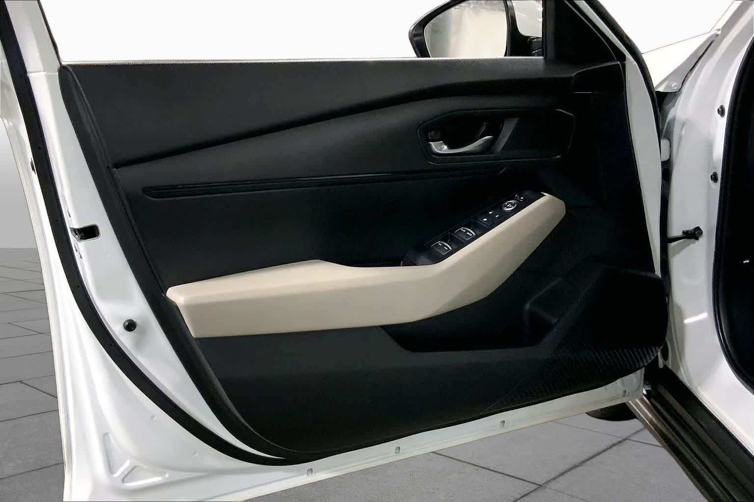Used 2023 Platinum White Pearl Honda LX image 22
