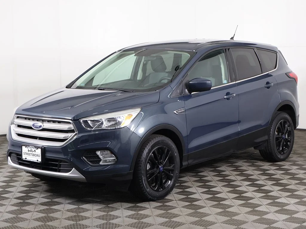 Used 2019 Green Ford SE image 5