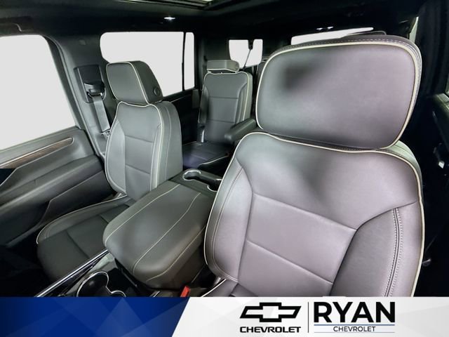 2026 Chevrolet Suburban Premier - Photo 22