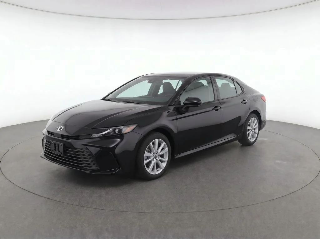 2025 Toyota Camry LE Hybrid's photo