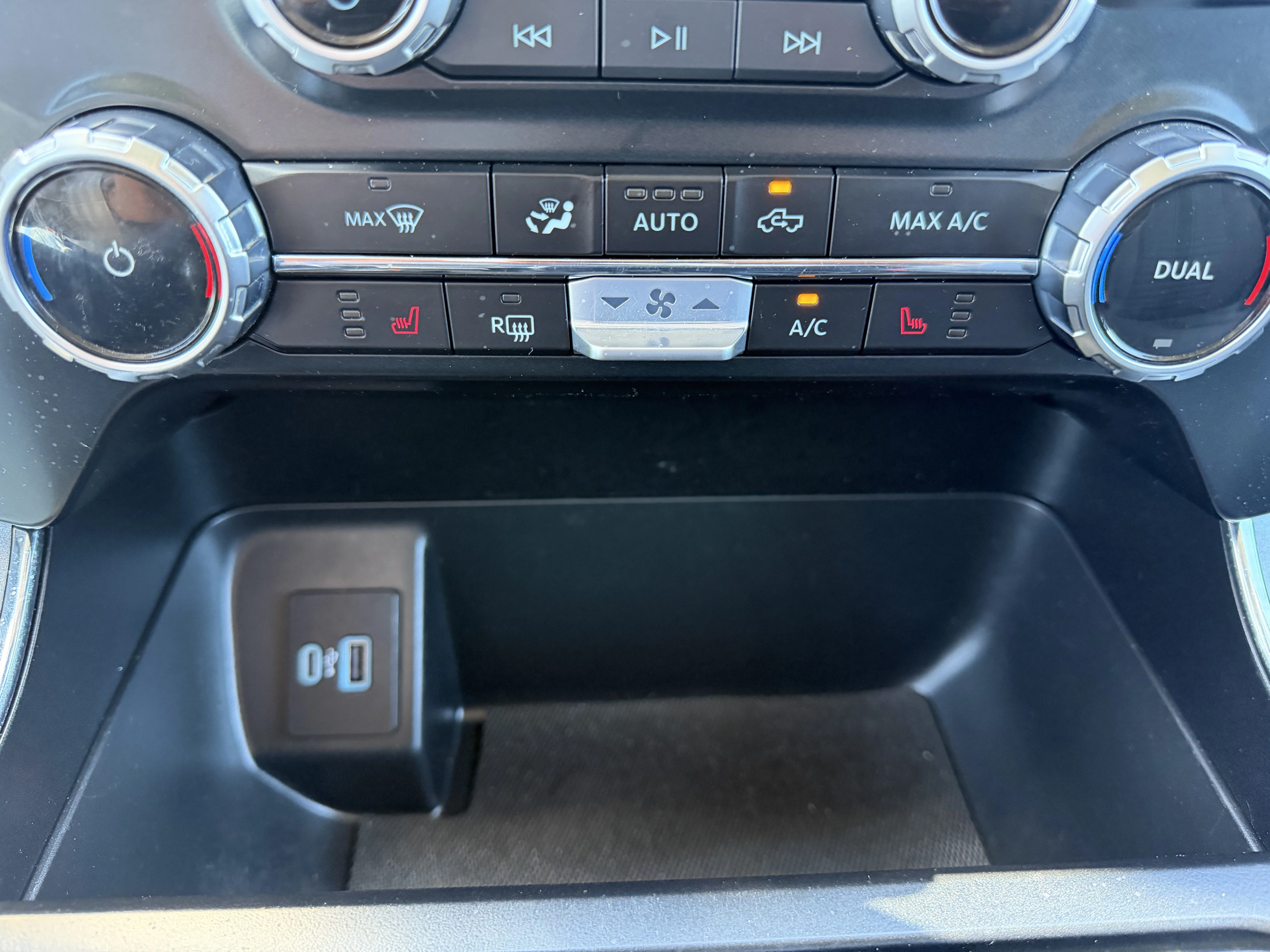 Used 2023 Red Ford XLT image 19
