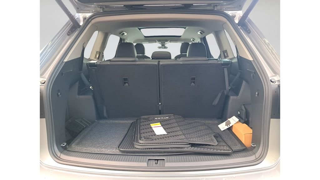 New 2026 Silver Volkswagen 2.0T SE w/Technology image 20