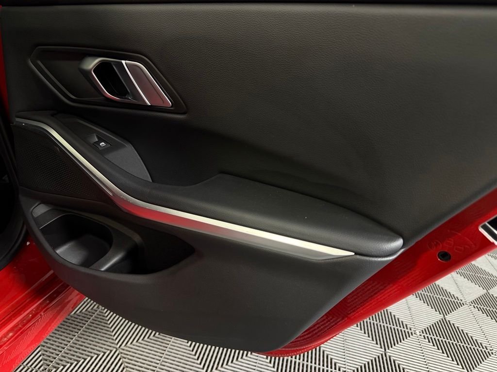 2023 BMW 3 Series 330e - Photo 30