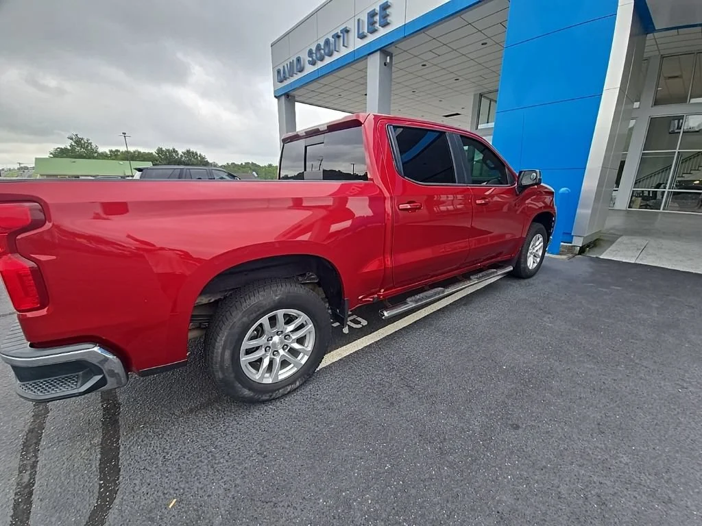 Used 2019 CAJUN RED TINTCOAT Chevrolet LT image 13