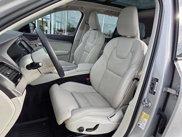 Used 2023 Silver Volvo Ultimate image 8