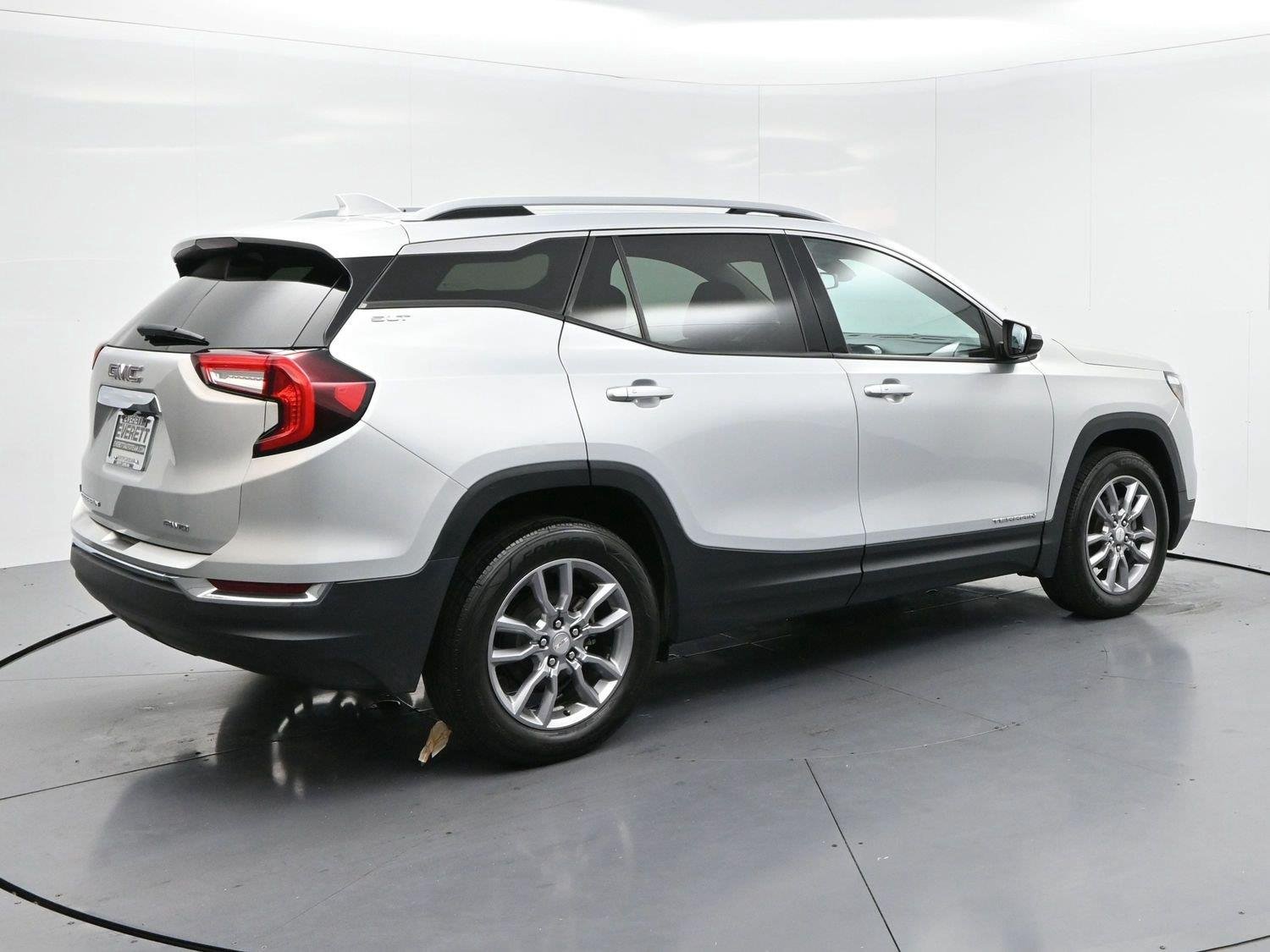 Used 2022 QUICKSILVER METALLIC GMC SLT image 7