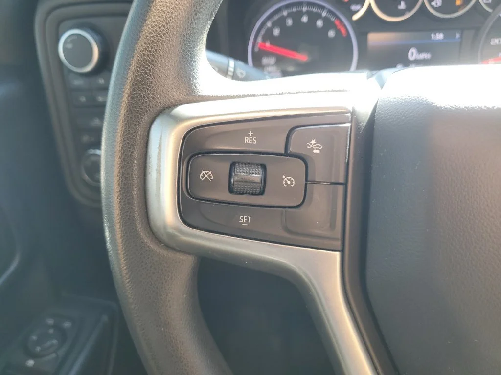 Used 2022 SUMMIT WHITE Chevrolet Custom image 20