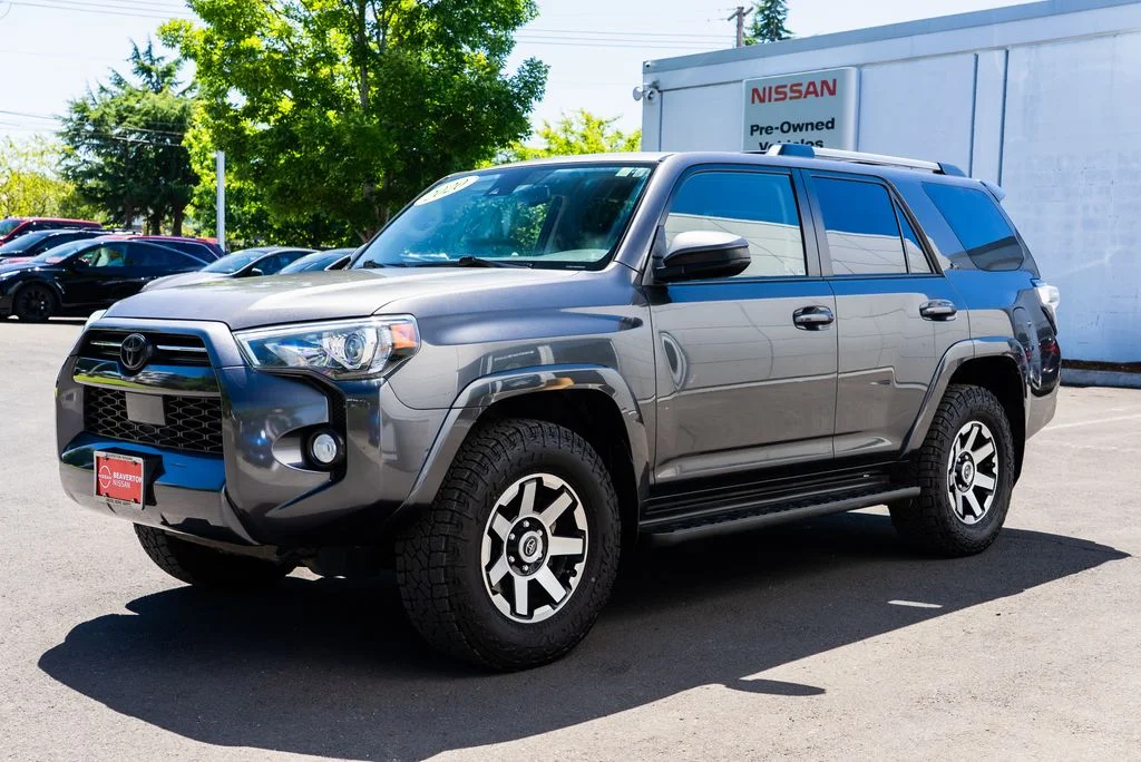 Used 2020 Gray Toyota SR5 image 3
