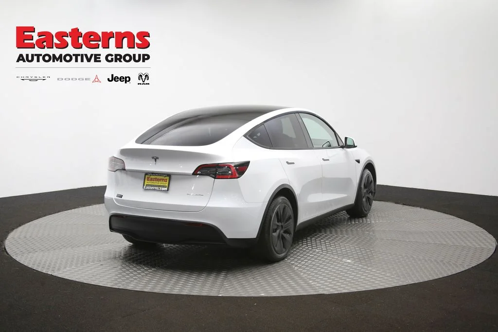 Used 2021 White Tesla Long Range image 33