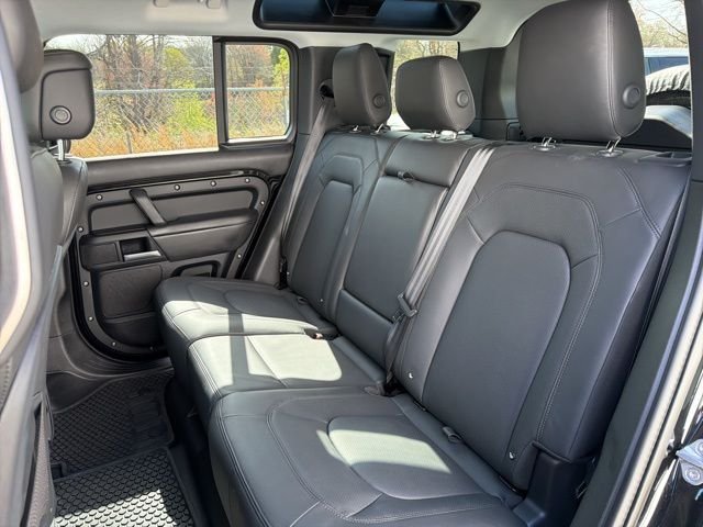 2025 Land Rover Defender S - Photo 19