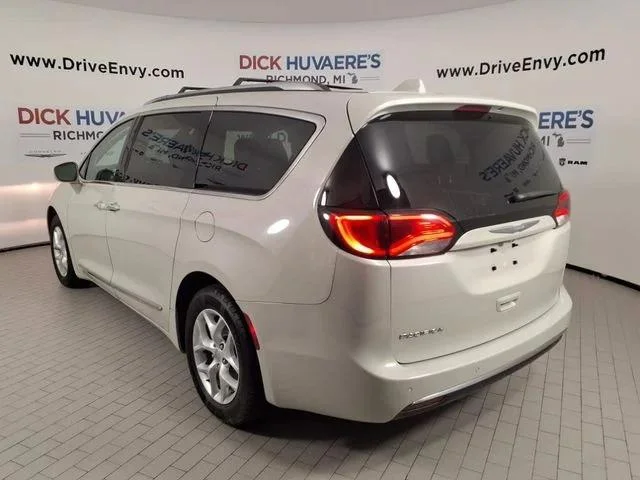 Used 2017 White Chrysler Touring L Plus image 4