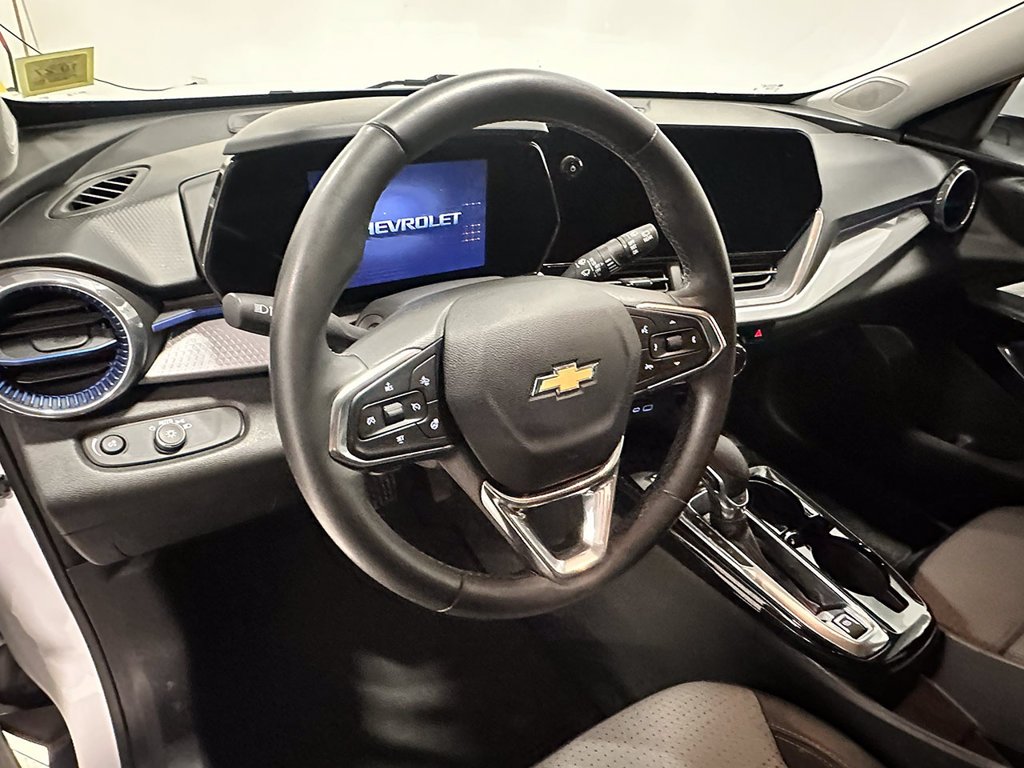 Used 2024 White Chevrolet LT image 18