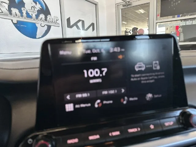 Used 2023 Red Kia LXS image 21