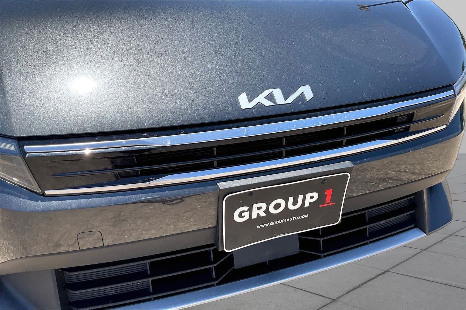 Used 2025 Interstellar Gray Kia EX image 28