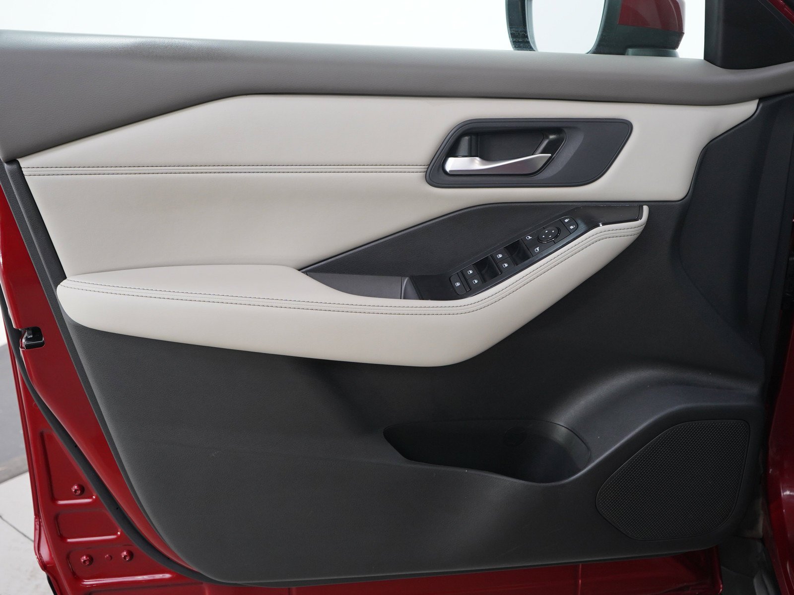 Used 2023  Nissan SV image 20