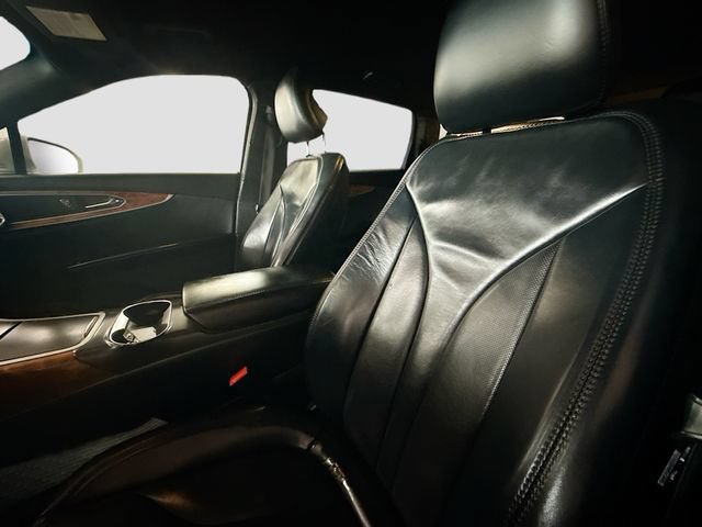 Used 2016 Tan Lincoln Select image 21