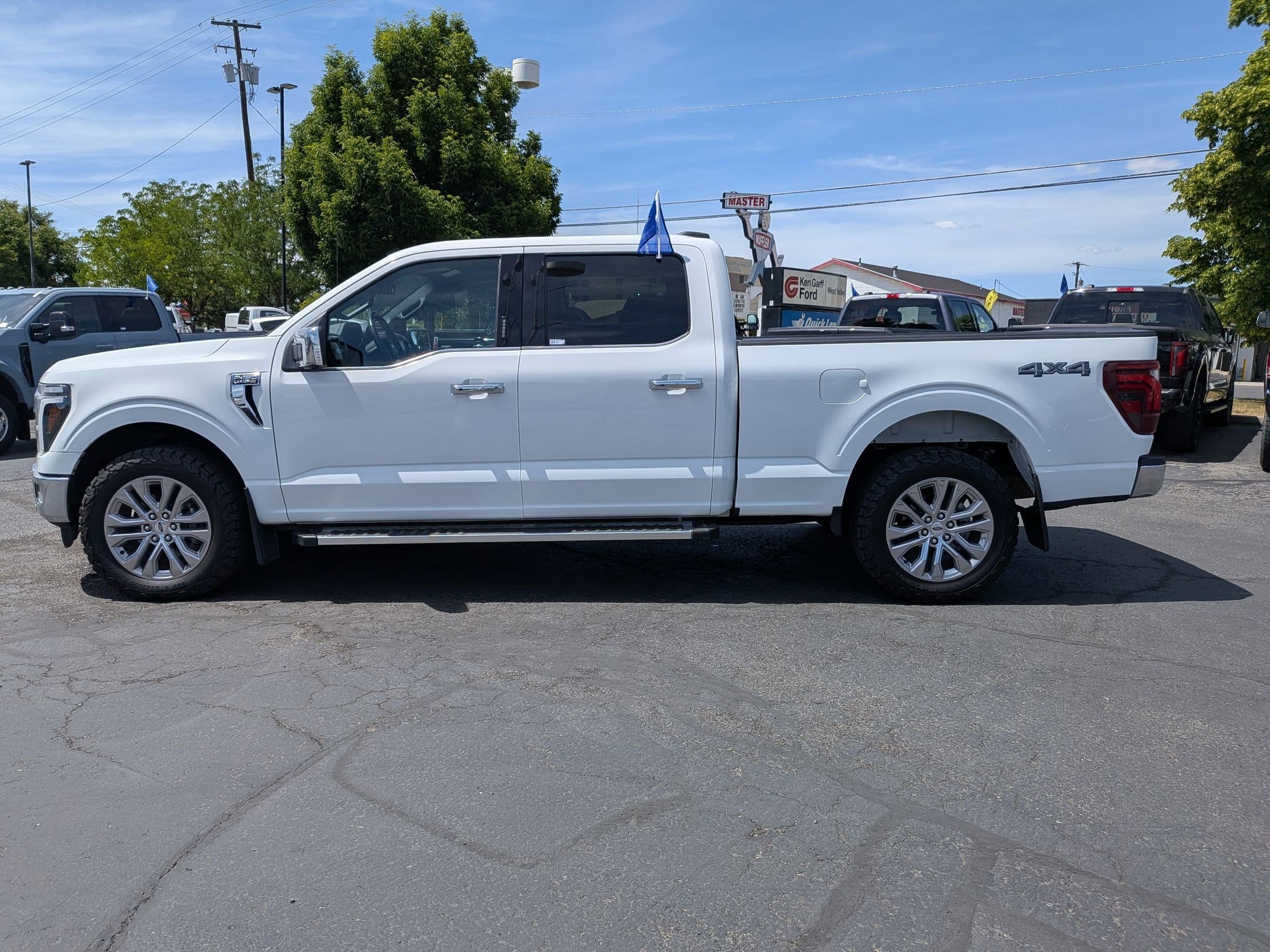 Certified Used 2024 Oxford White Ford LARIAT image 7