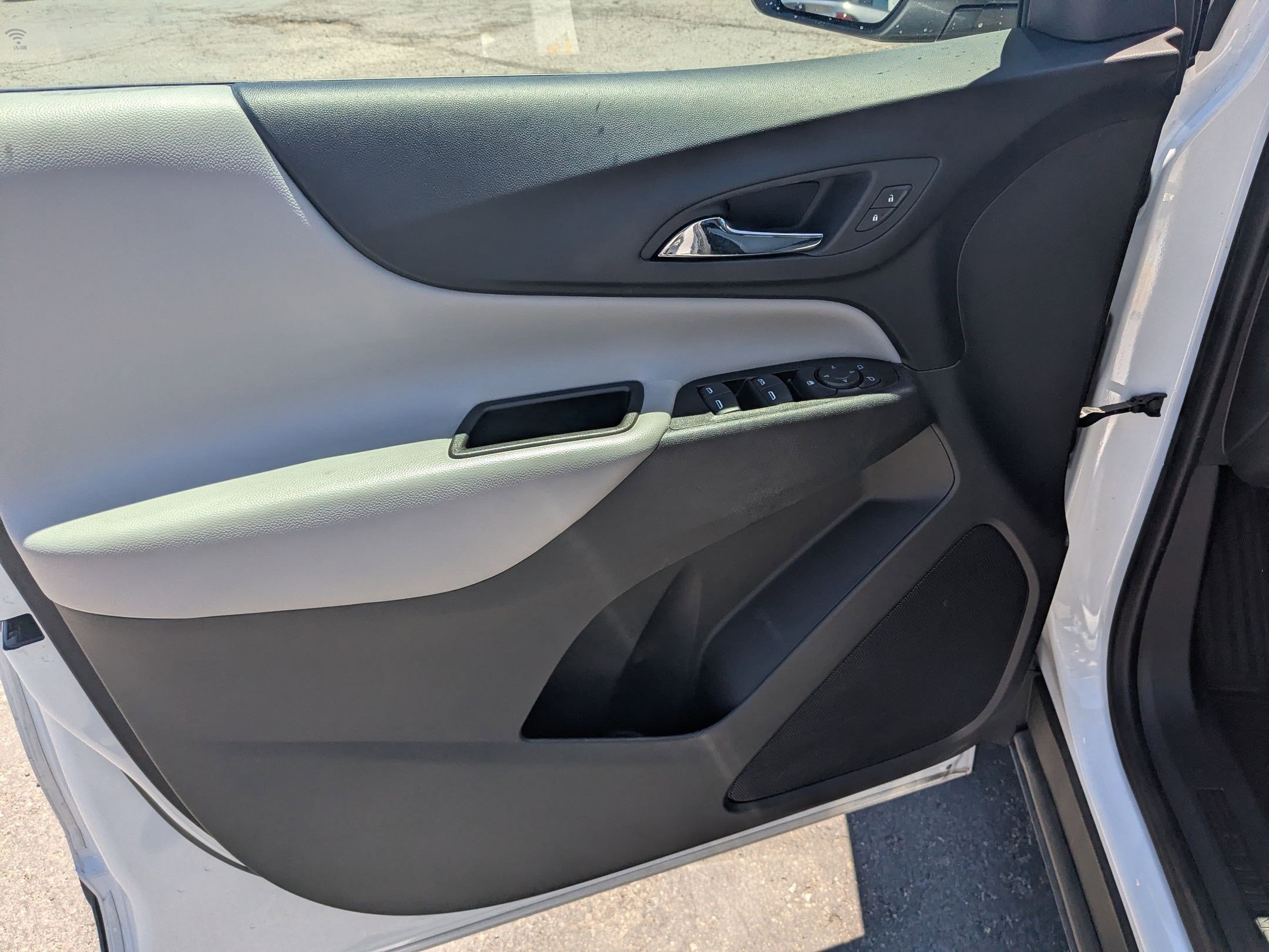 Used 2023 Summit White Chevrolet LS image 13