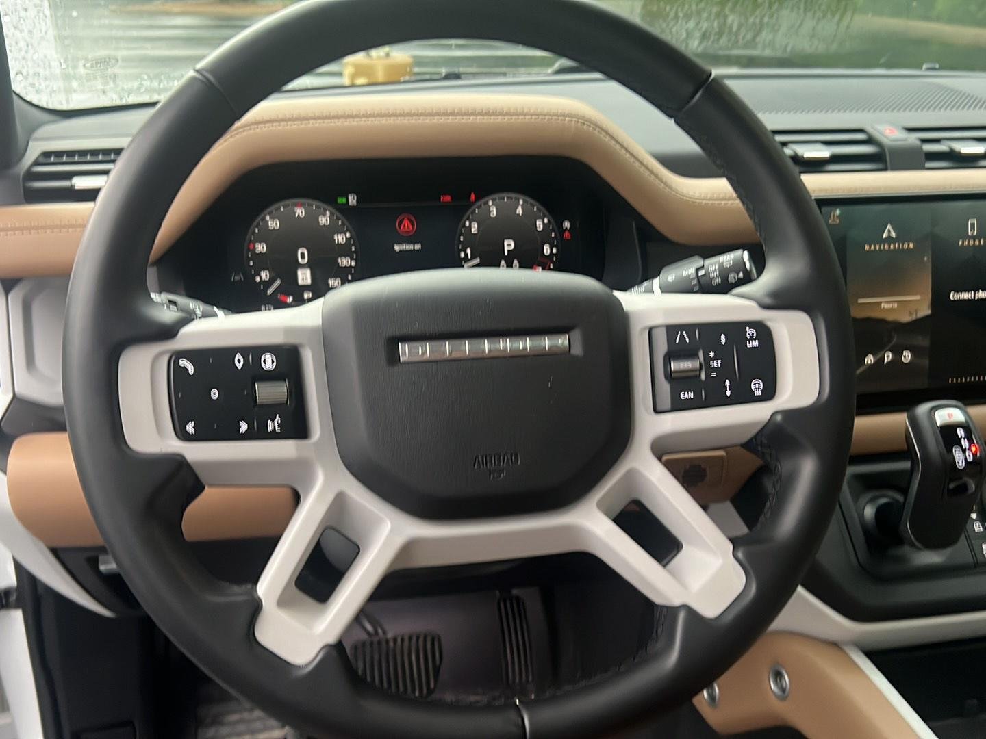 Used 2025 Fuji White Land Rover S image 12