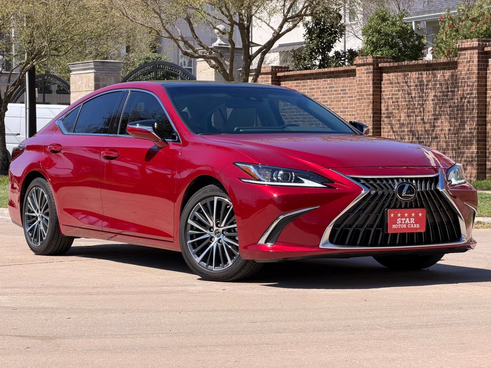2025 Lexus ES 350 350's photo