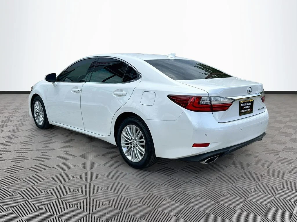 Used 2016 White Lexus 350 image 5