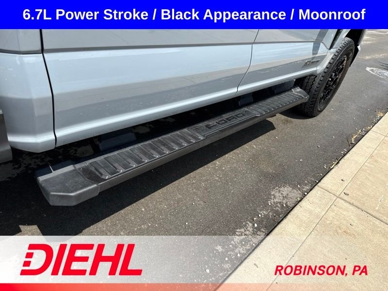 Used 2025 Gray Ford Lariat image 9