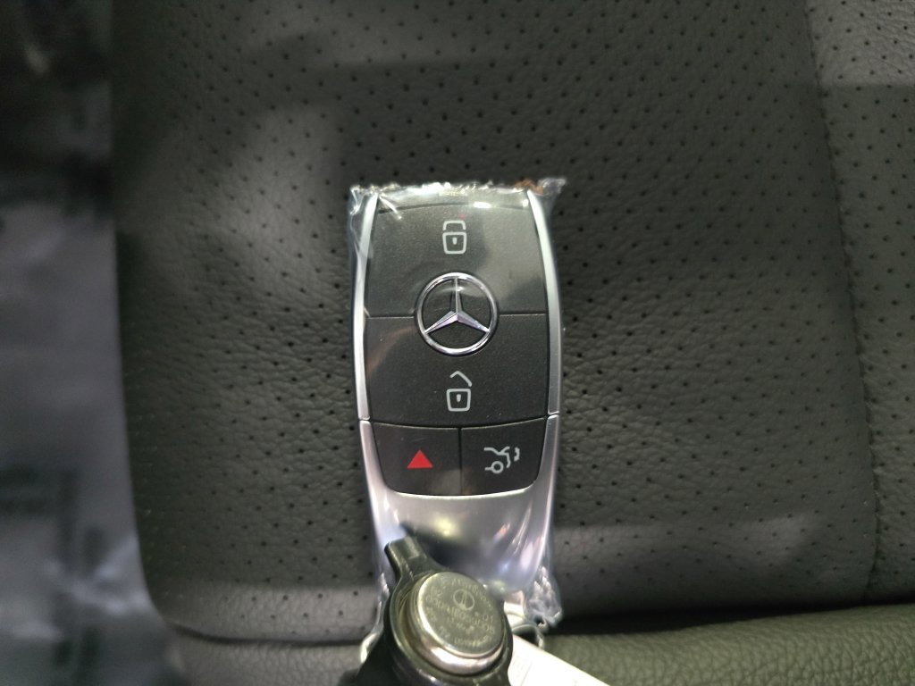 Certified Used 2026 White Mercedes-Benz GLE 350 image 40