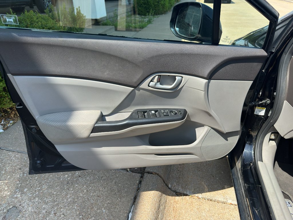 Used 2012 Black Honda LX image 10
