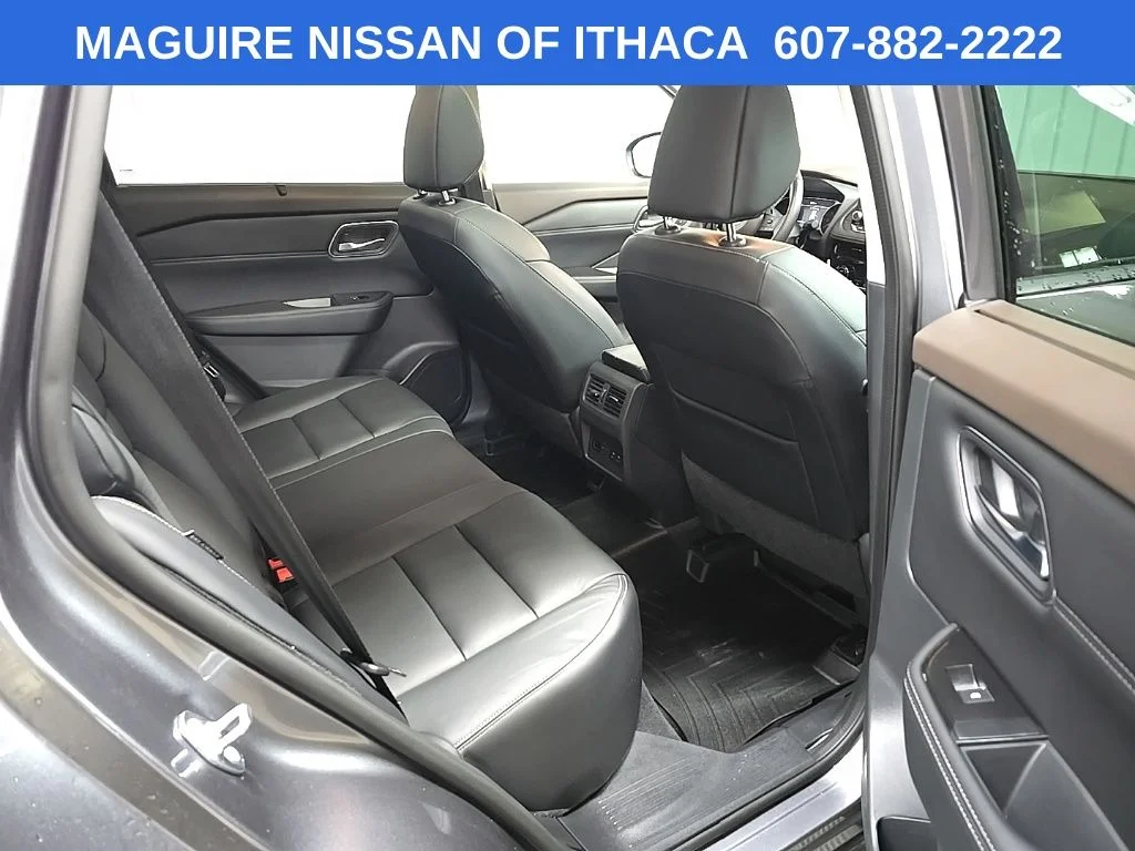 Used 2021 Gray Nissan SL image 18