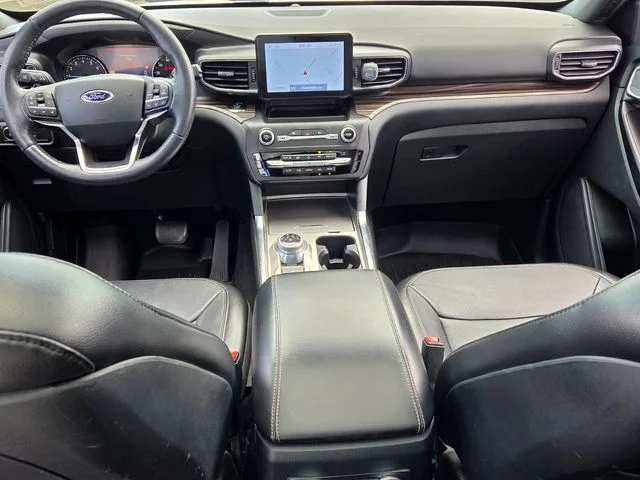 Used 2020 White Ford Limited image 15
