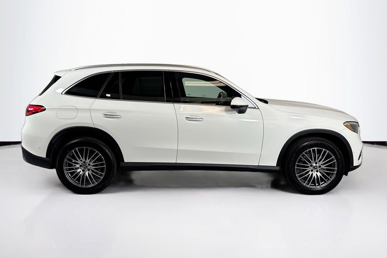 New 2026 Black Mercedes-Benz GLC 300 image 4