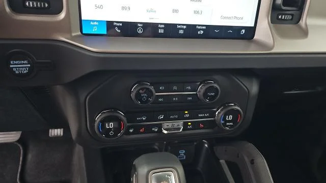 New 2025 Desert Sand Ford Outer Banks 4WD image 31