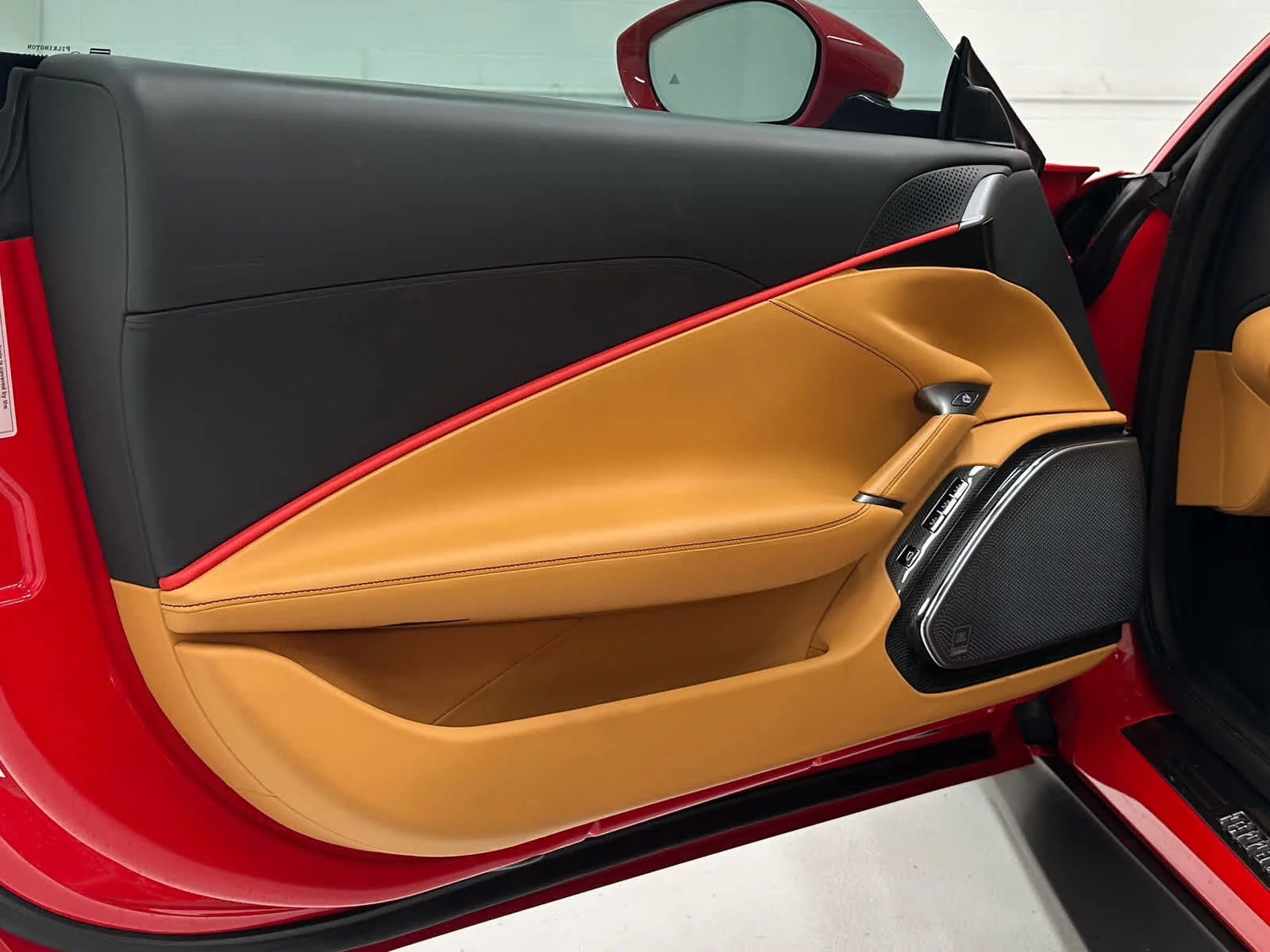 Used 2022 RED Ferrari  image 19