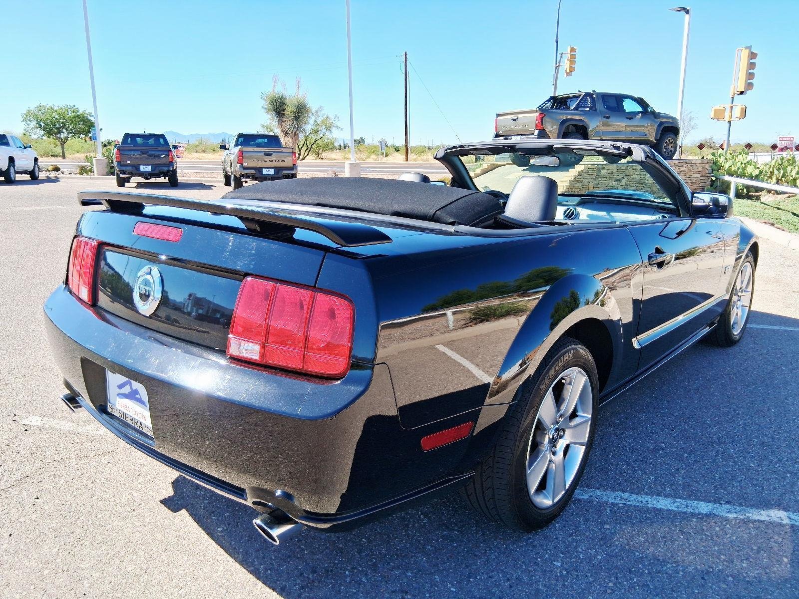 Used 2007  Ford GT Deluxe image 3