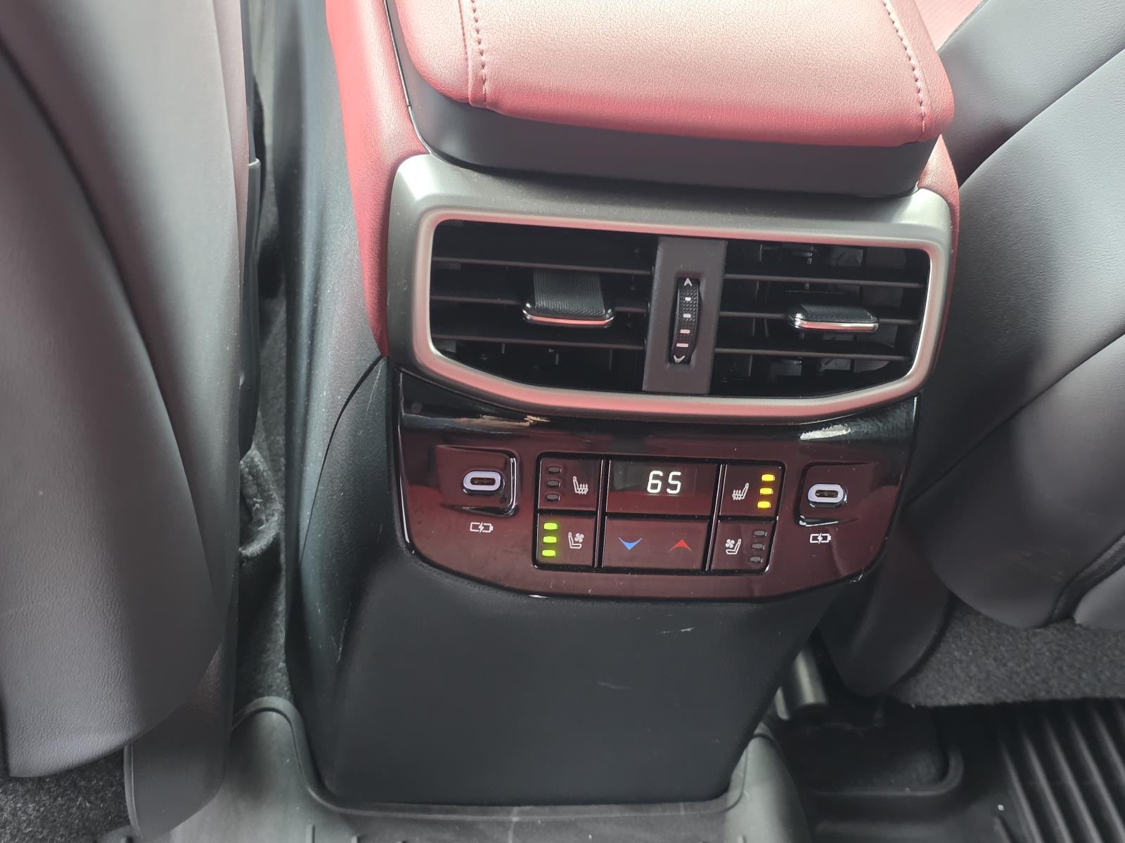 2024 Lexus RX Hybrid 500h - Photo 11