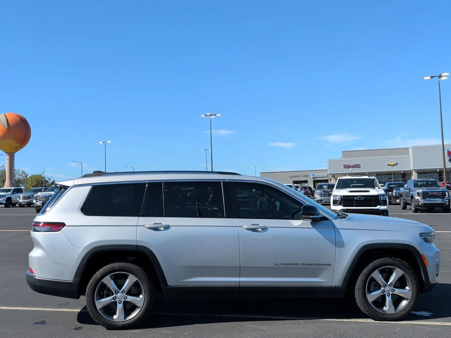 Used 2021 Silver Zynith Jeep Limited image 6