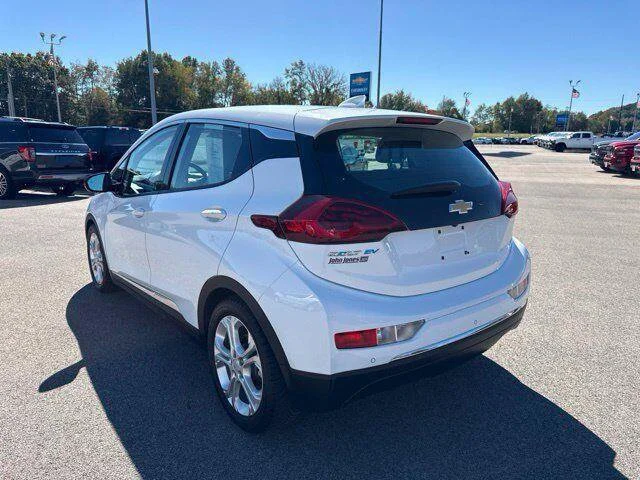 Used 2017 White Chevrolet LT image 18