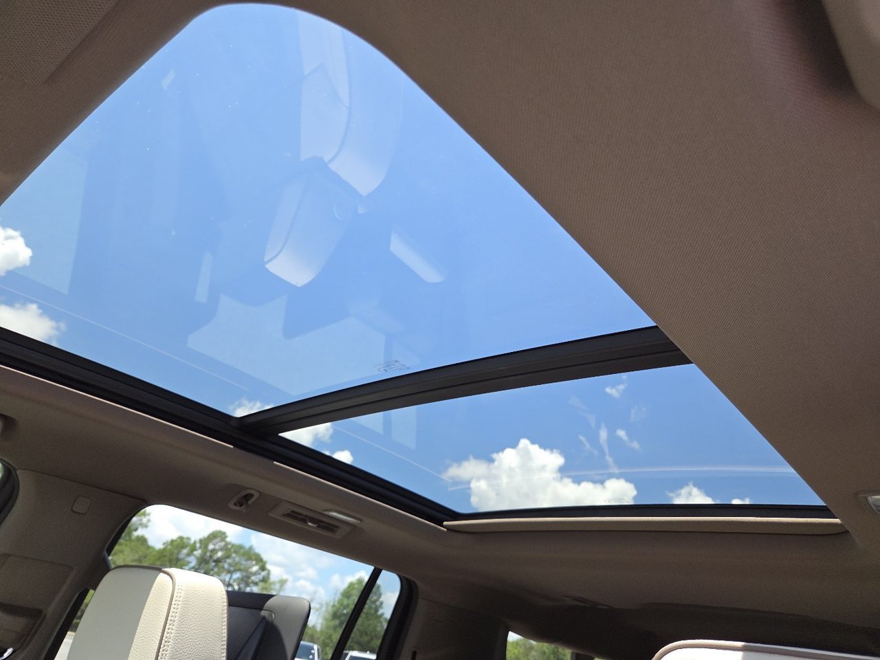2026 GMC Yukon XL Denali - Photo 3