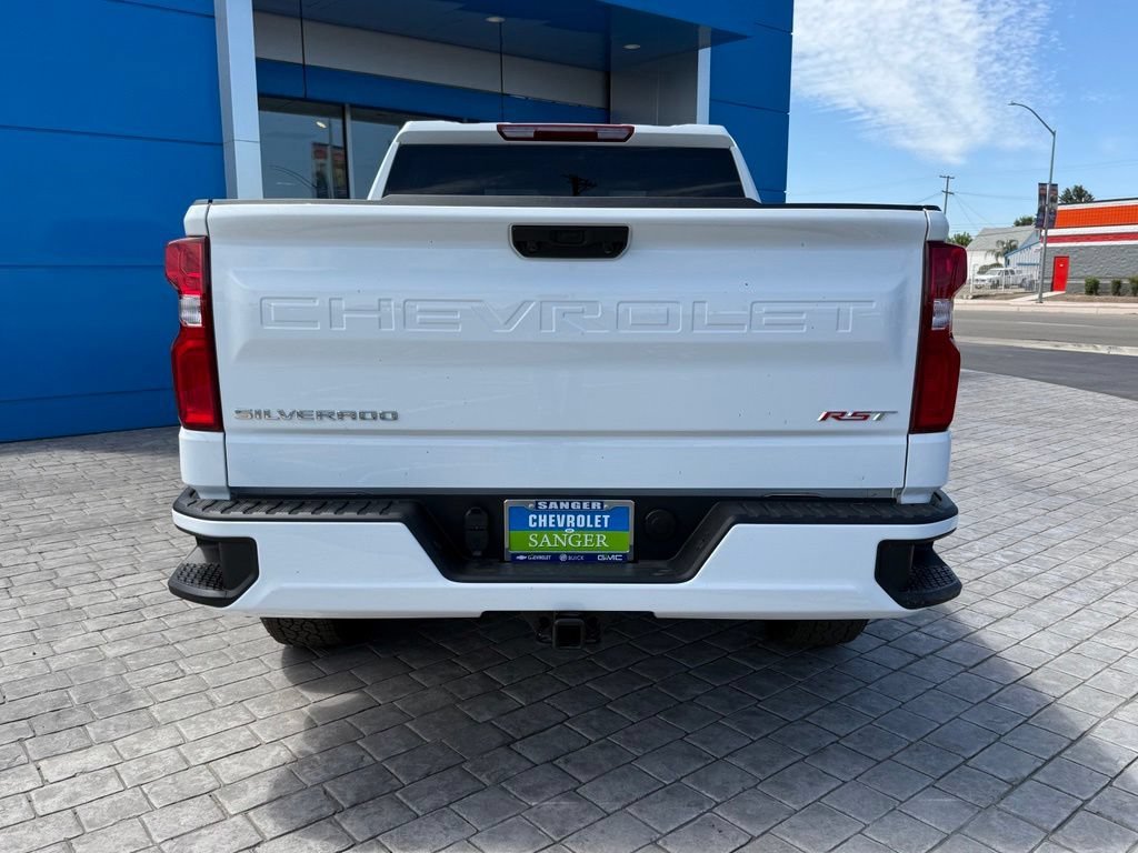 New 2026 Summit White Chevrolet RST image 9