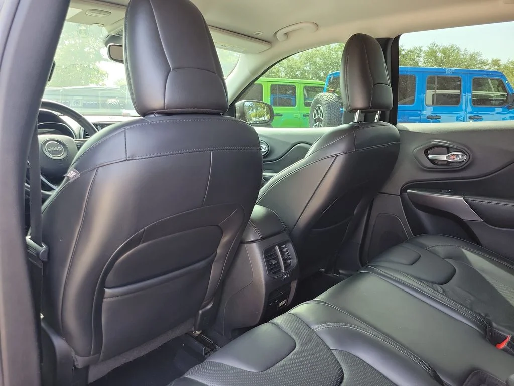 Used 2019 Gray Jeep Limited image 11