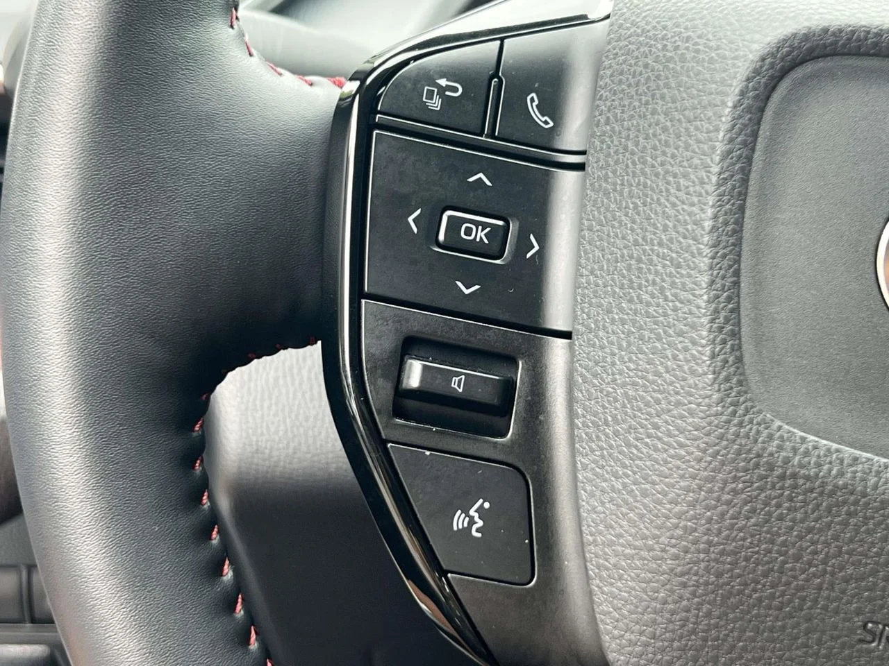 Used 2023 Cutting Edge Toyota XSE image 28