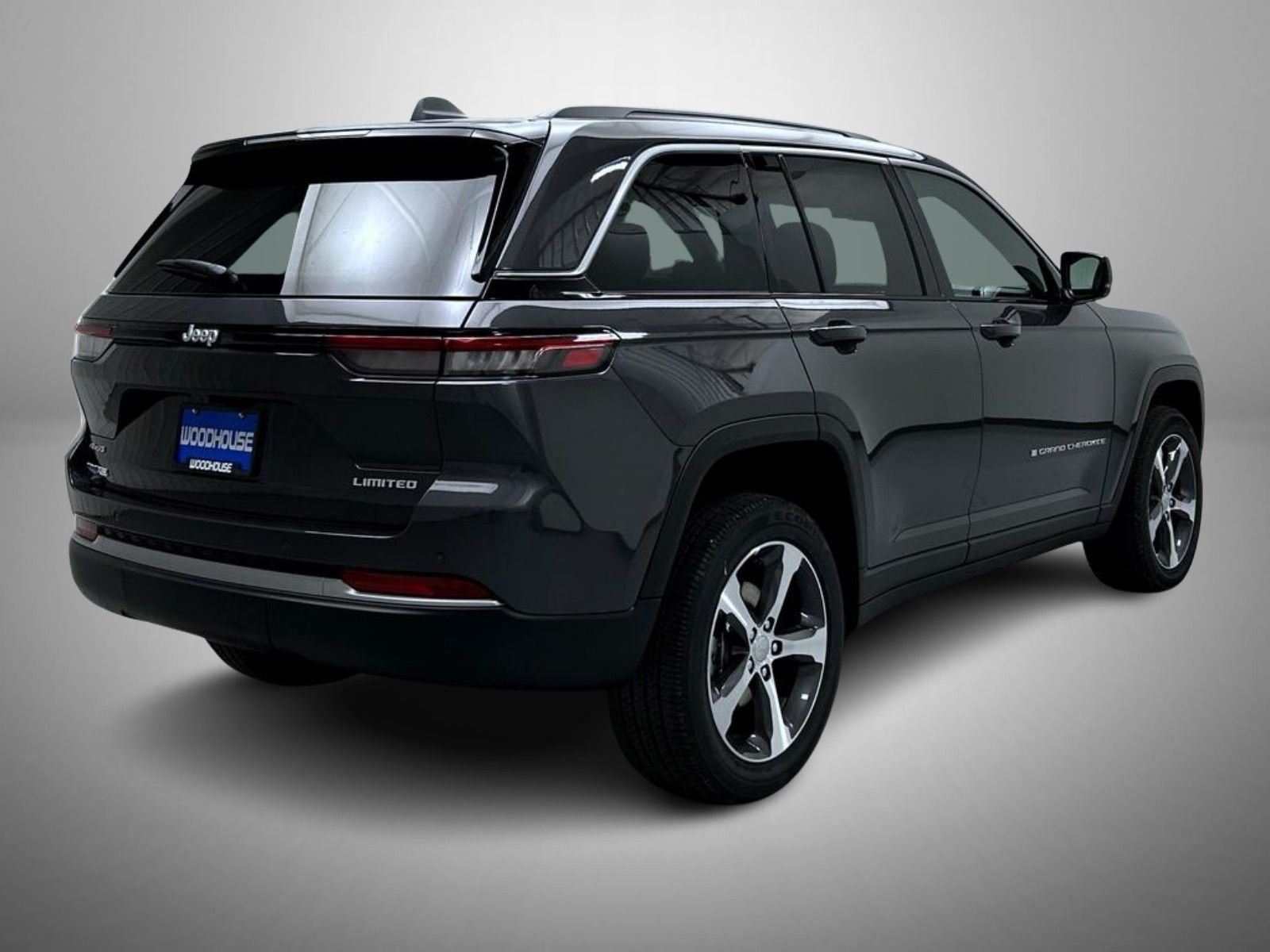 New 2026 Baltic Gray Metallic Clear-Coat Exterior Paint Jeep Limited image 5