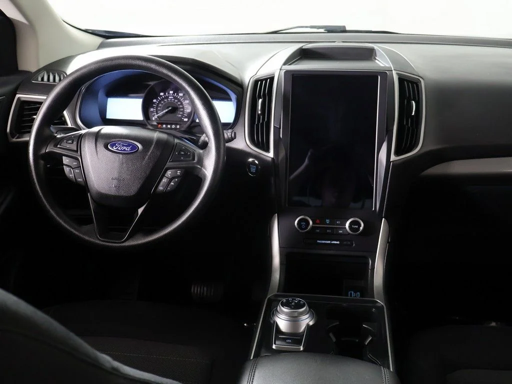 Used 2022 Silver Ford SE image 28