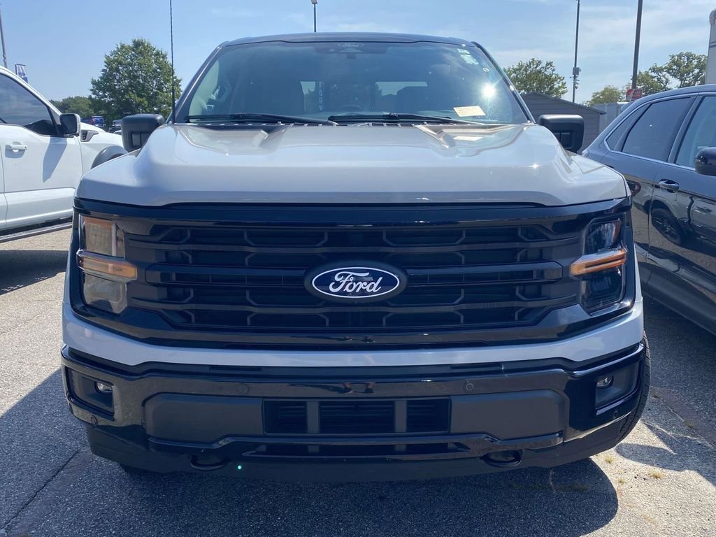 Used 2024 Avalanche Ford XLT image 2