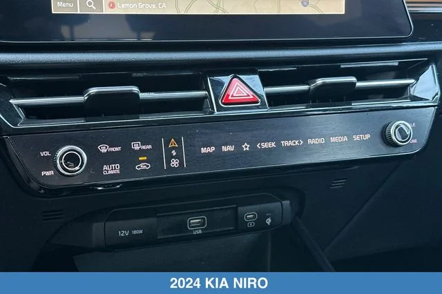 Used 2024 Black Kia Wind image 23