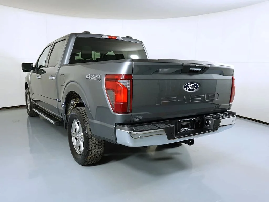 Used 2024 Gray Metallic Ford XLT image 5